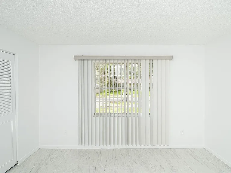 494 Romano St — Photo 37