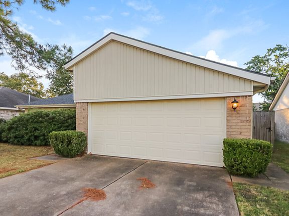 3rd image of 1214 Strawberry Park Ln
