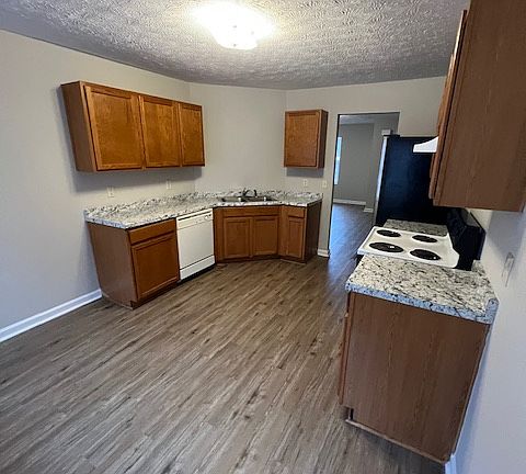 2nd image of 54 Oak Park Dr #54