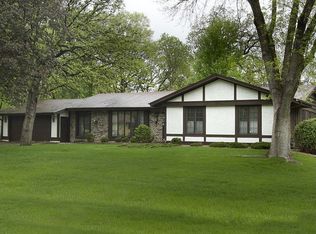 9904 Sandra Ln, Minnetonka, MN 55305