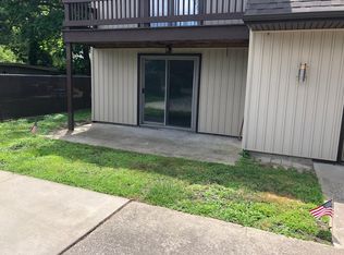 15 Greenfield Ct #A, Berea, OH 44017