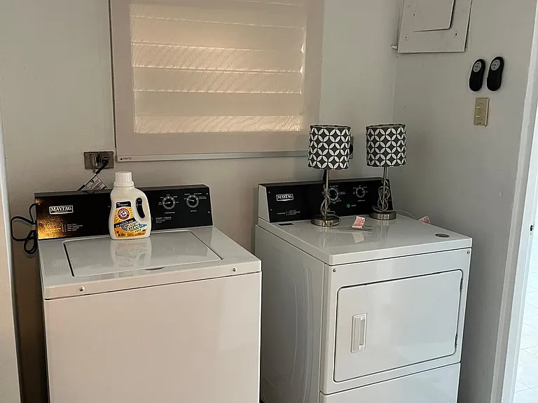 107 Lighthouse — Photo 18