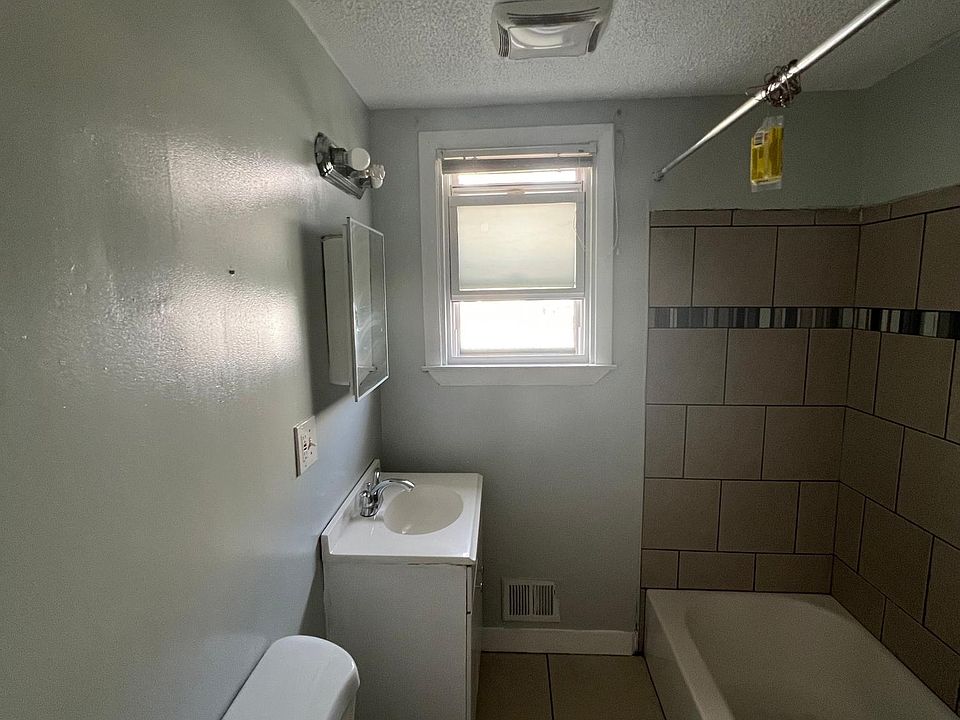 2nd image of 93 Wolcott St #1