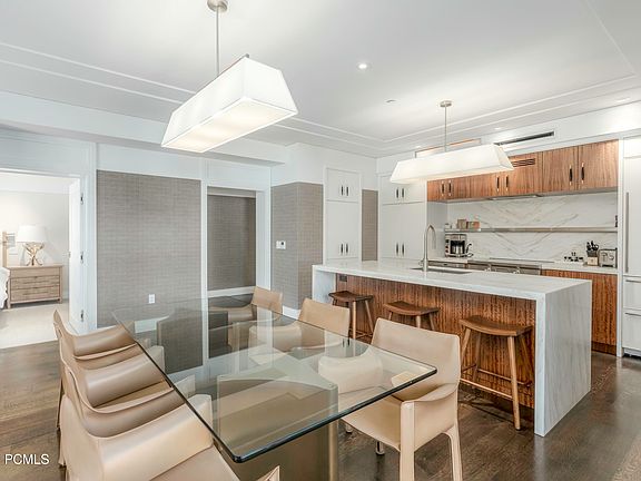 5th image of 7520 Royal St #511
