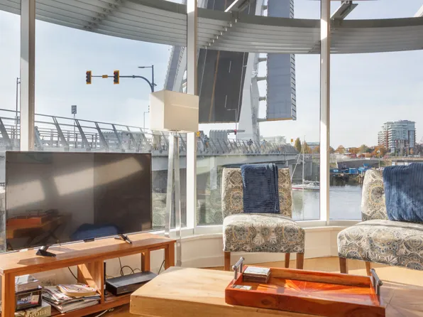 (undisclosed Address), Victoria, BC V8W 0E3