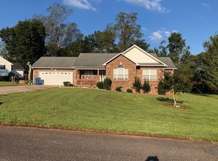 8279 Cedar Bark St, Hickory, NC 28602