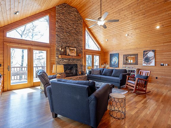 14th image of 292 Log Cabin Ln