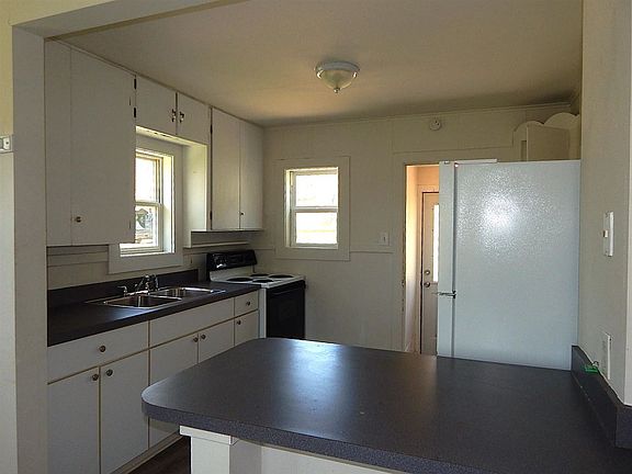 3rd image of 6431 Walshs Way