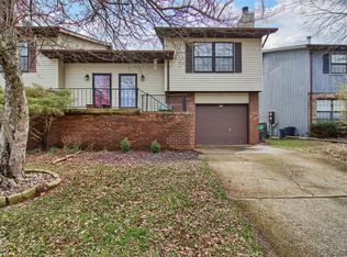 18 Clinton Hill Dr, Belleville, IL 62226