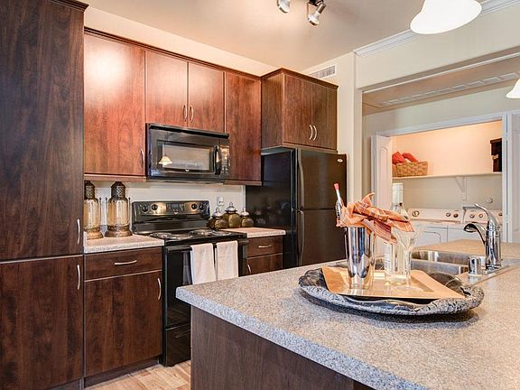 2nd image of 1801 Gibson Blvd SE #2065