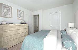 4th image of 323 Hynes Dr