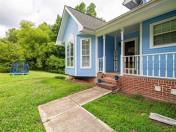 3rd image of 6805 Flagstone Dr