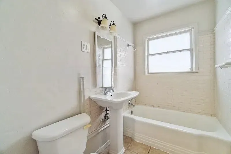 4 bed, 1573 sqft, $1,895 — Photo 2