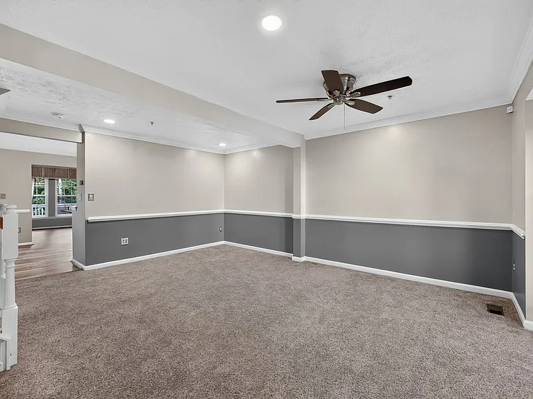 8155 Deer Chase Ln — Photo 4