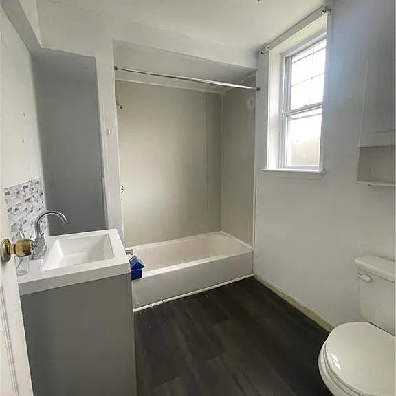 551 Sumner Ct — Photo 5
