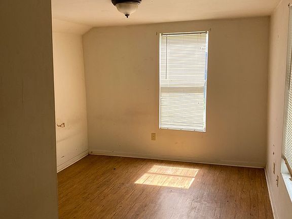 2nd image of 426 Dolores St