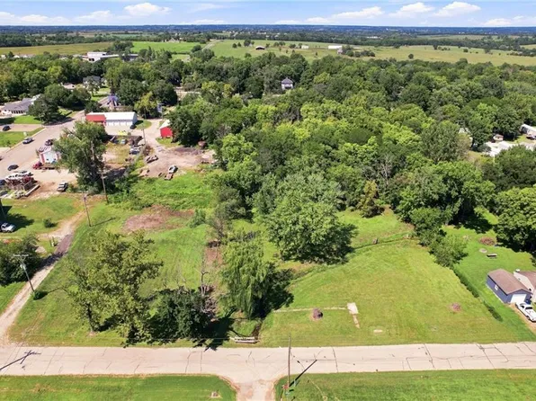 108 & 204 E Cynthia St, Mc Louth, KS 66054