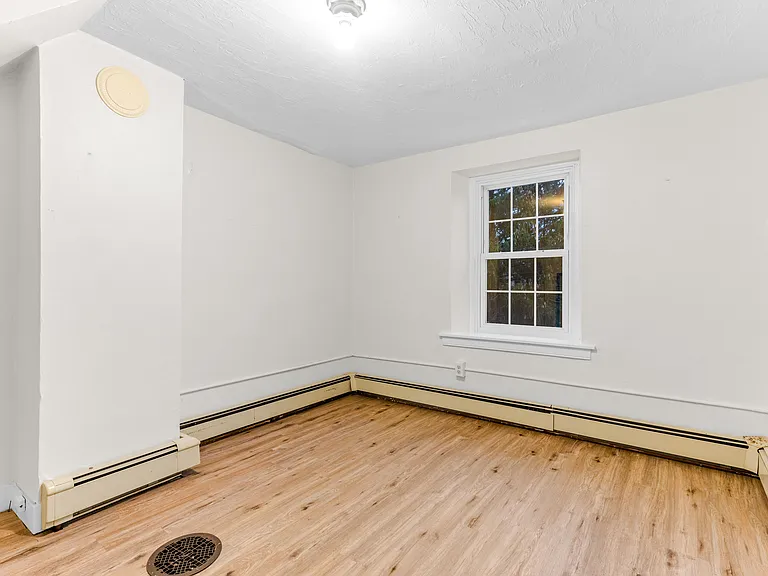 18429 Middletown Rd — Photo 16