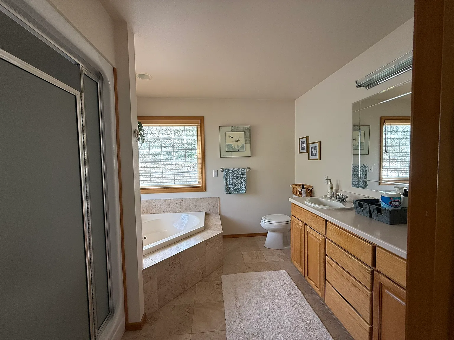 432 Lakeview Drive - 1 — Photo 2