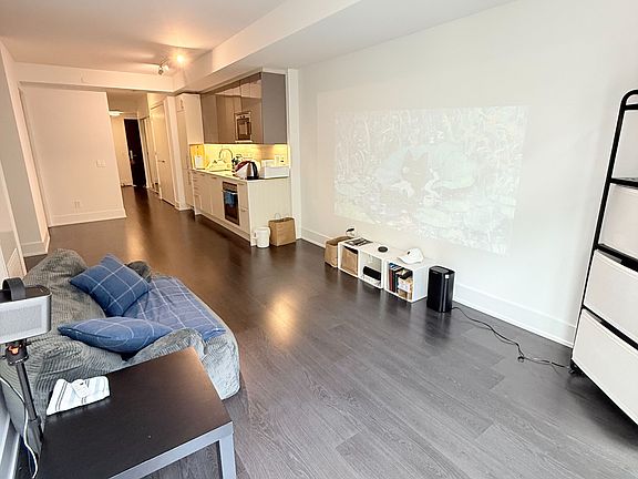 5th image of 403 Church St #315