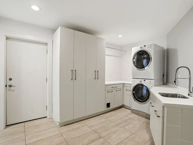 4515 N Lake Dr — Photo 7