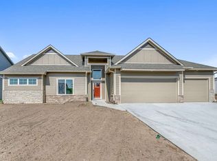 961 Cedar Brook Cir, Mulvane, KS 67110