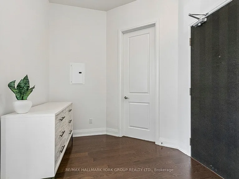 15277 Yonge St #11 — Photo 20
