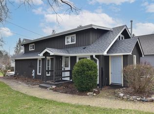 34035 Venice Park Rd, Delafield, WI 53018