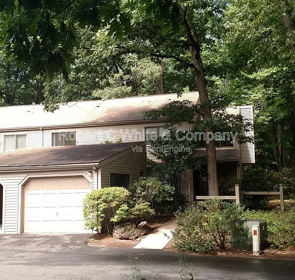 31 Farmington Chase Cres — Photo 1