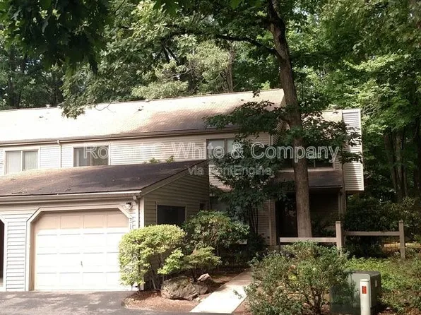 31 Farmington Chase Cres, Farmington, CT 06032