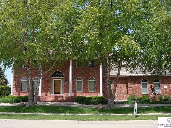 2nd image of 2826 E Bristolwood Dr