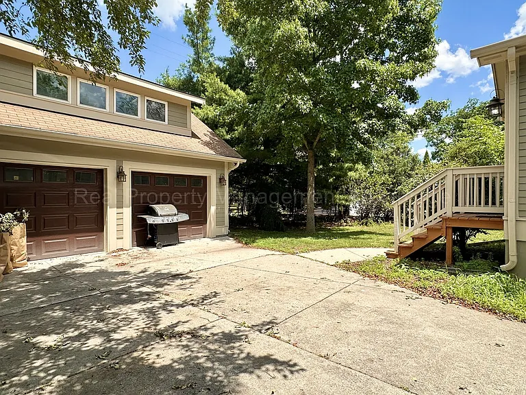 217 Gardenia Ave — Photo 23