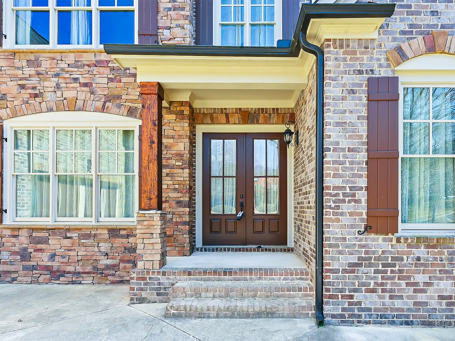 10300 Meadow Crest Ln — Photo 4