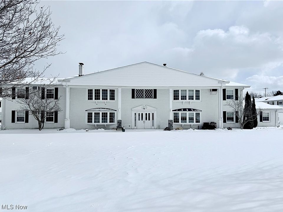 1st image of 4 Meadowlawn Dr