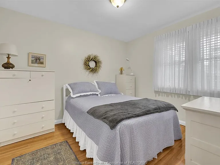 1028 Virginia Ave — Photo 10