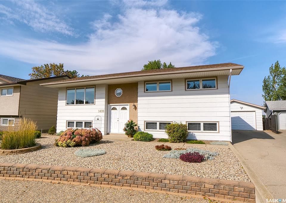 1st image of 1435 Sioux Cres SW