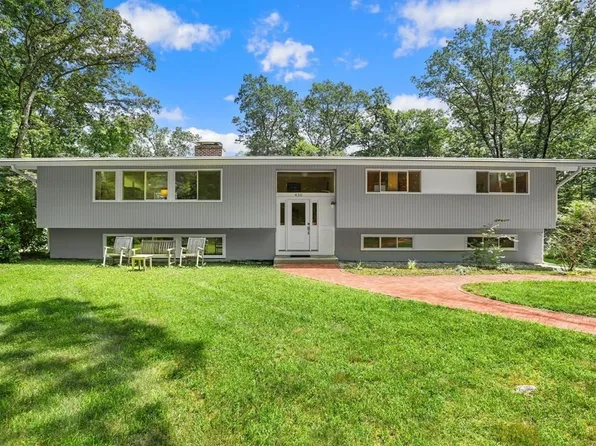 430 Heald Rd, Carlisle, MA 01741