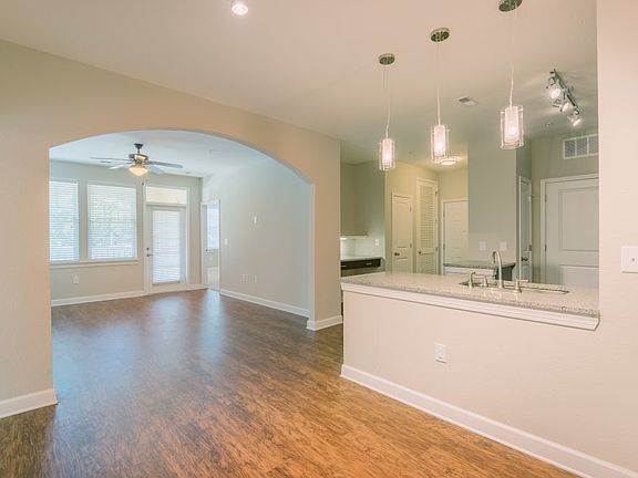 3rd image of 1300 Belle Isle Ave APT 301