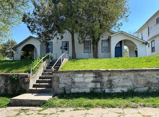 403 Chestnut St, Leavenworth, KS 66048