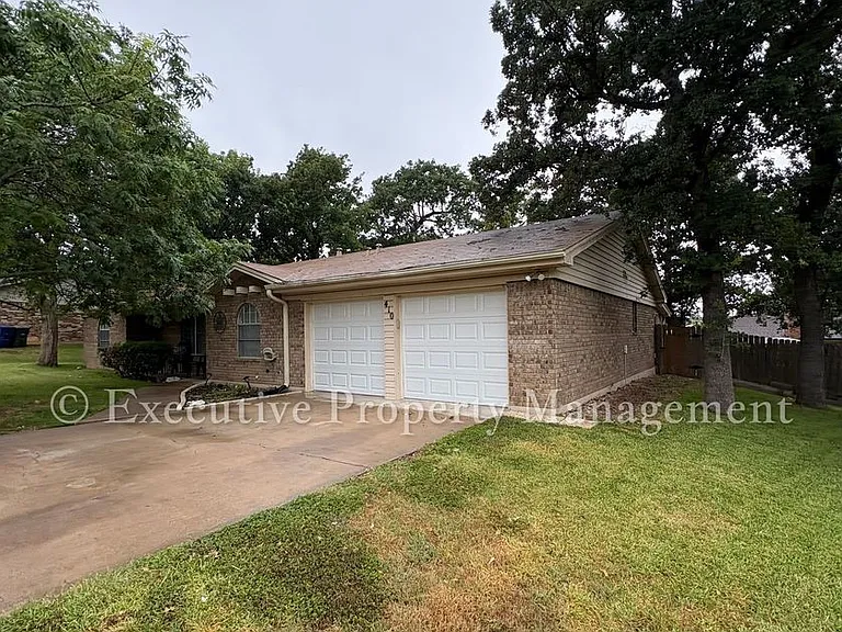 410 Jeffrey Ln — Photo 6