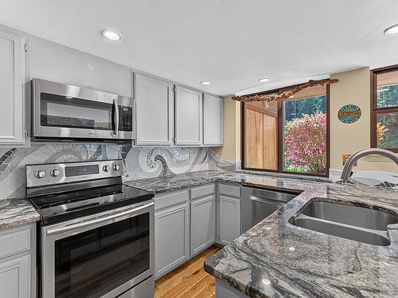 2nd image of 302 Mather Rd #C9