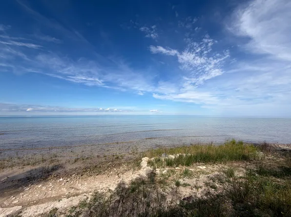 3435 N Lakeshore Dr, Pointe Aux Pins, MI 49775