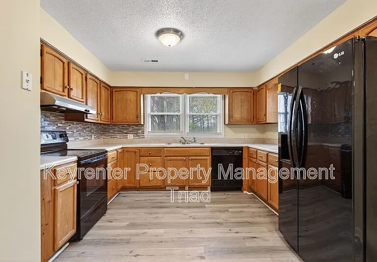 506 Rocky Knoll Rd — Photo 2
