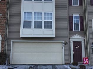 1077 Royal Dr, Canonsburg, PA 15317