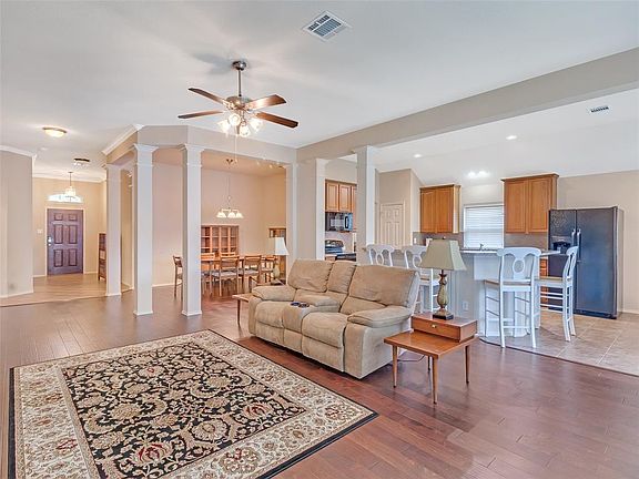 2nd image of 2813 Fox Creek Trl
