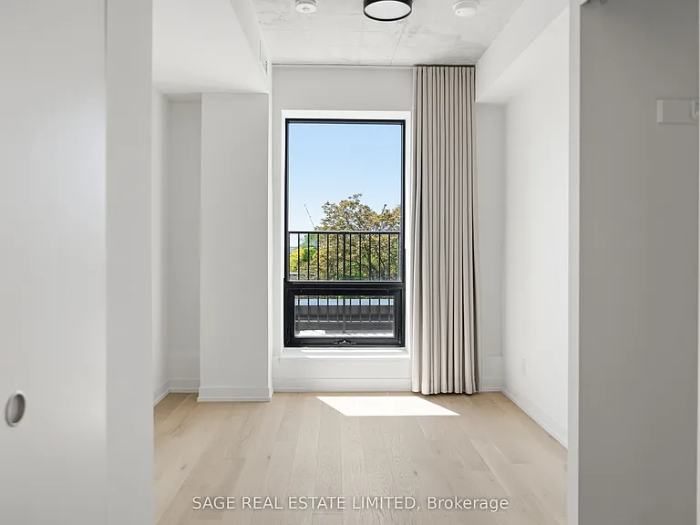 761 Queen St E #504 — Photo 8
