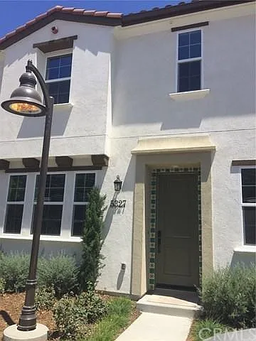 5327 Harvard Way — Photo 2