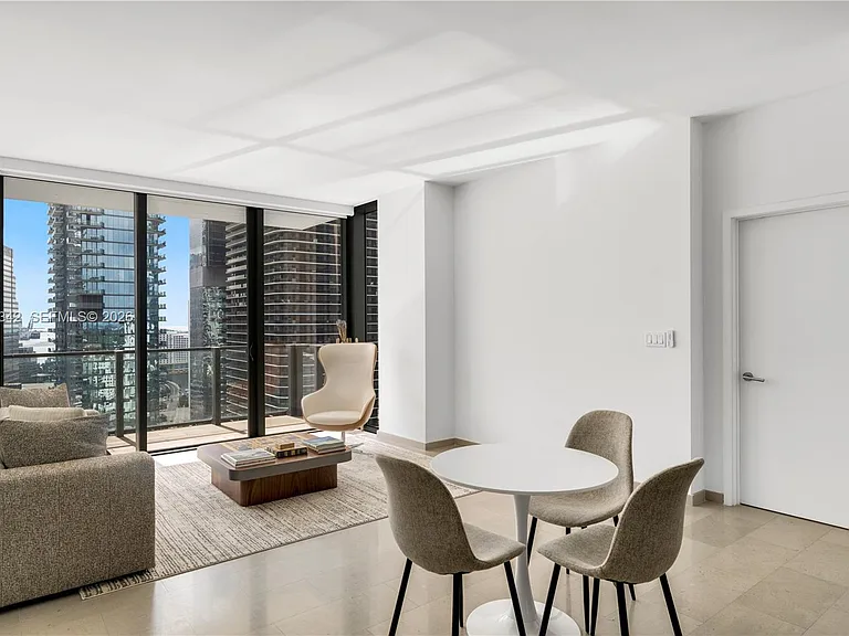 88 SW 7th St #2105 — Photo 7