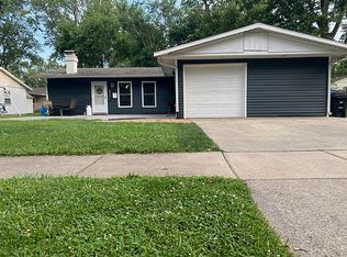 2117 Skyline Ct, Bloomington, IL 61701