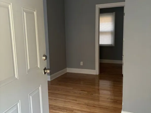 537 N Central Ave APT E, Chicago, IL 60644